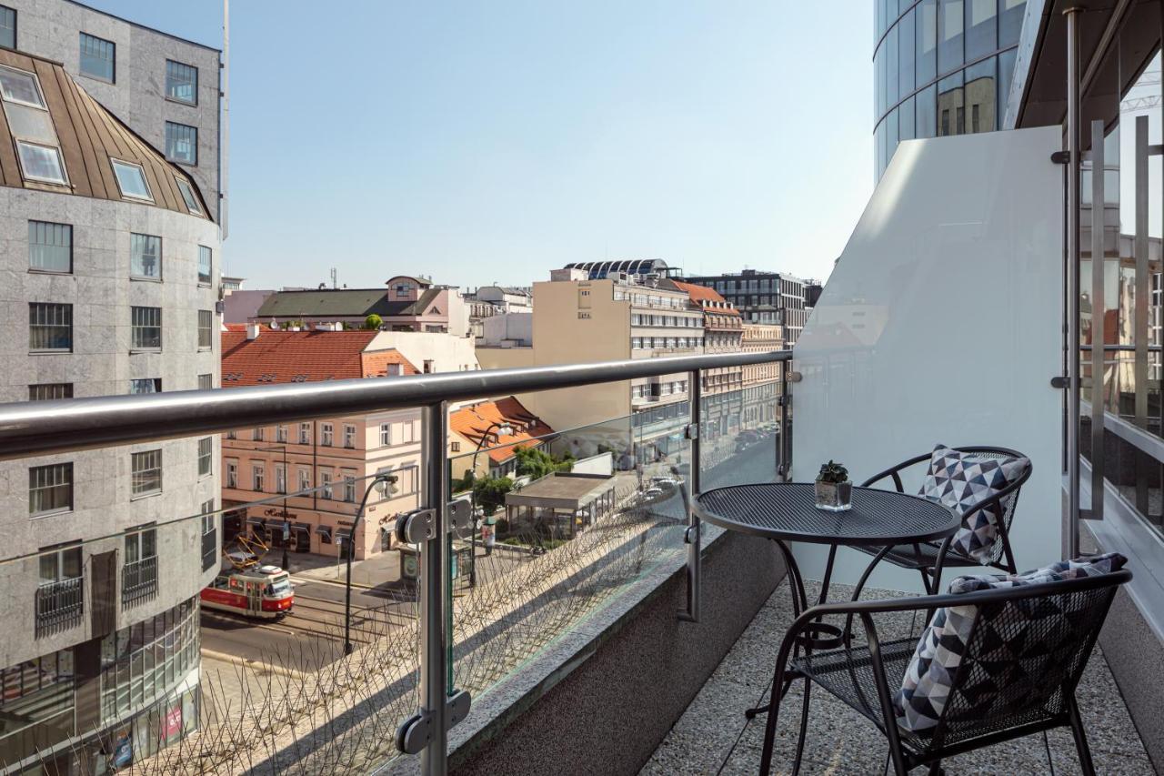 Prague Marriott Hotel Екстериор снимка A balcony in Vienna