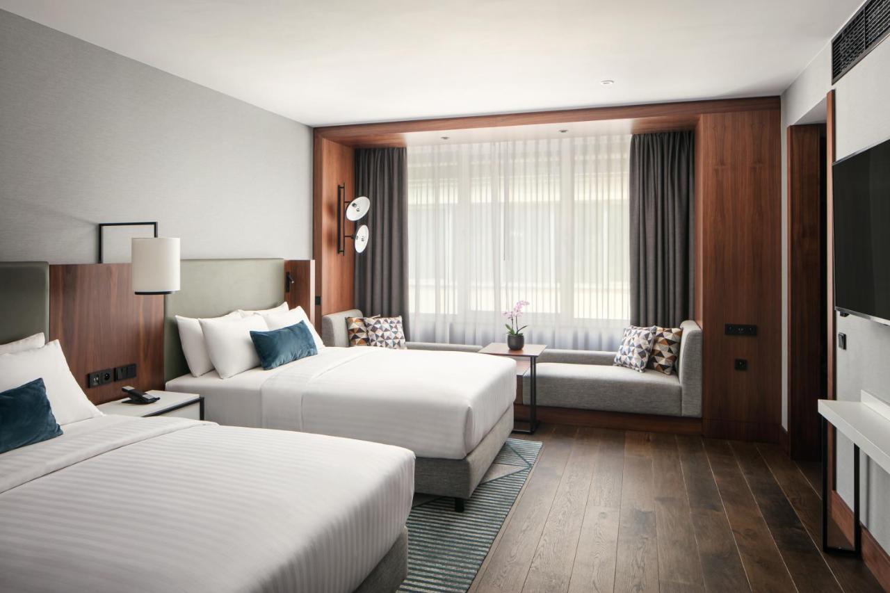 Prague Marriott Hotel Екстериор снимка A guest room at the hotel