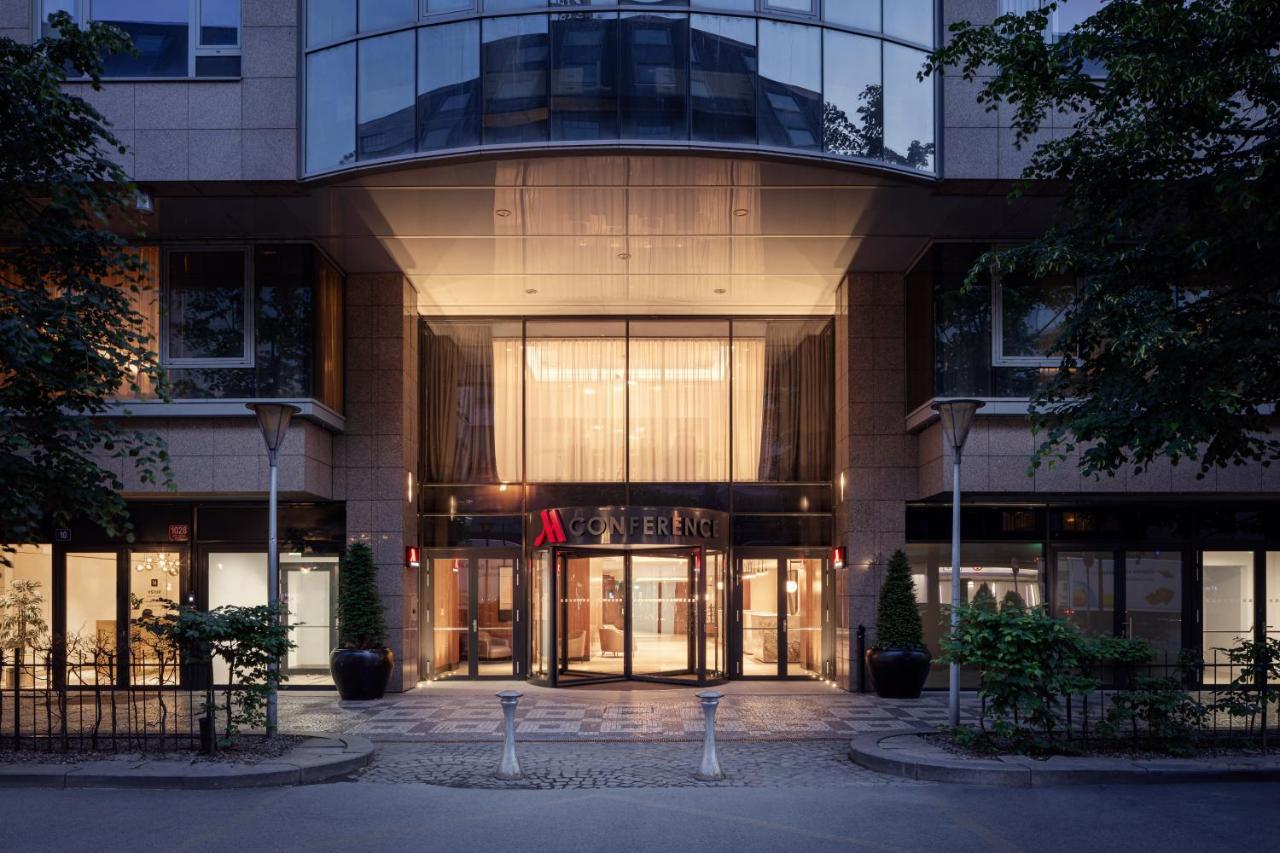 Prague Marriott Hotel Екстериор снимка Entrance of the hotel
